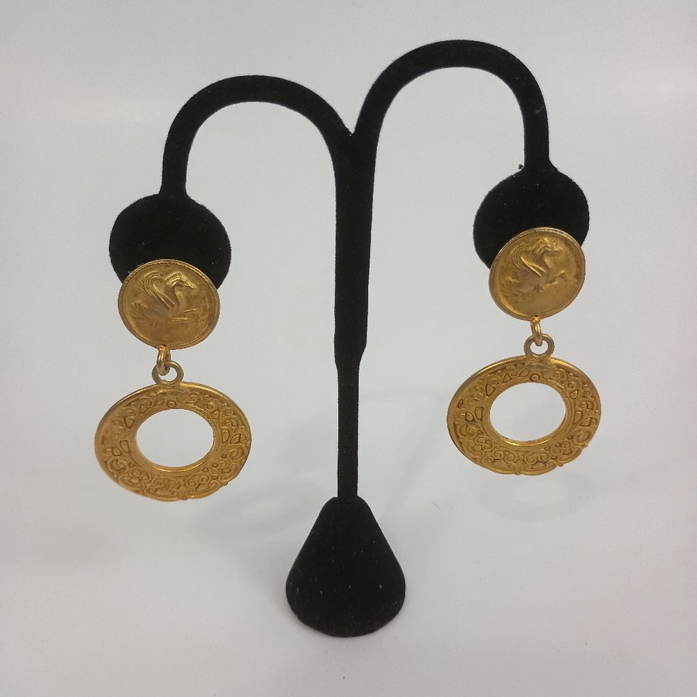 Vintage 80s Womens Gold Doorknocker Earrings Pegasus Etruscan Inspired Old Money - Picture 4 of 6